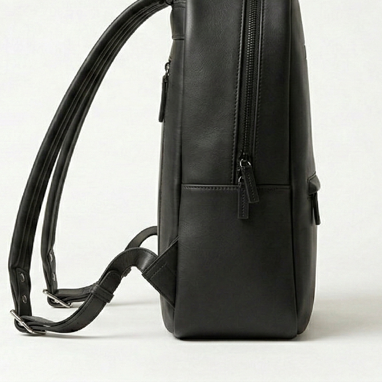 The Elara Obsidian Minimalist Tech Backpack