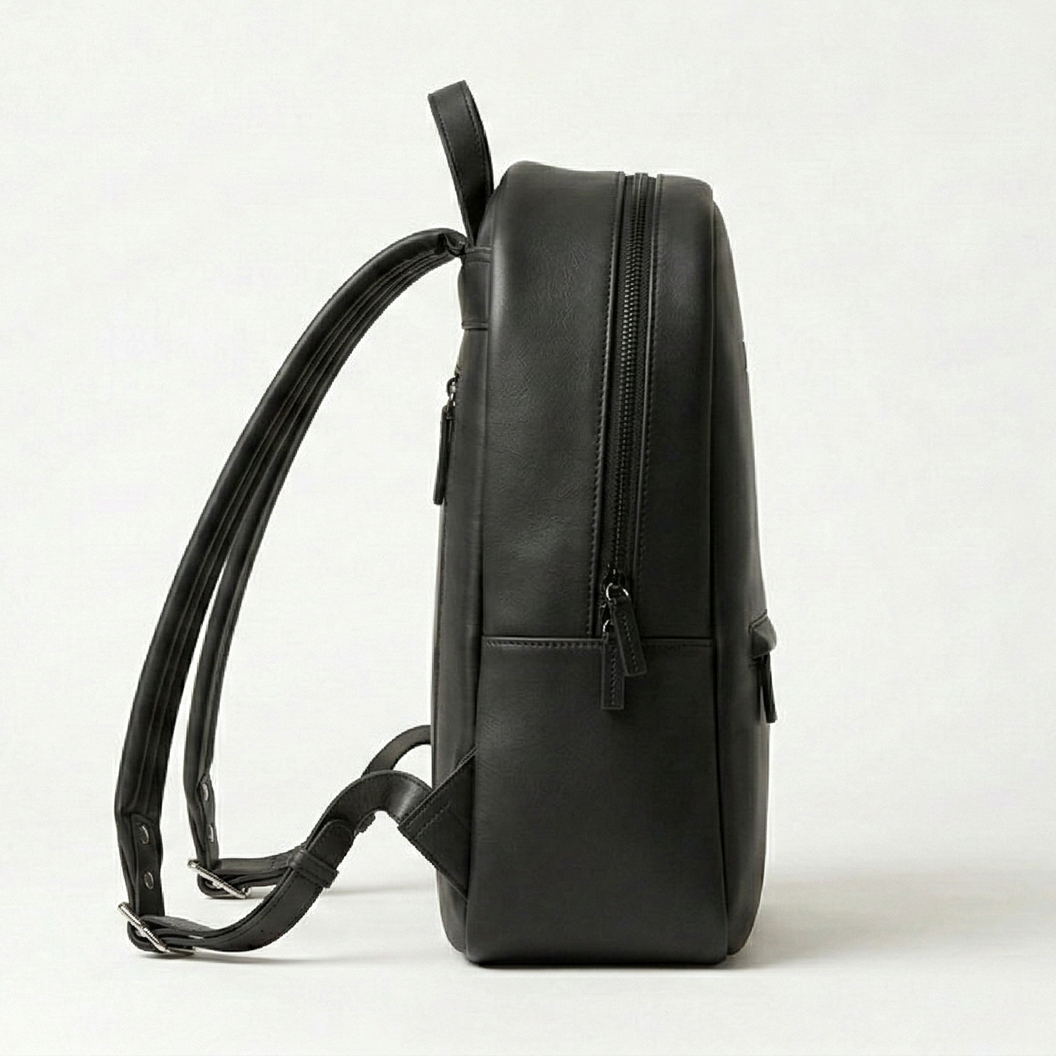 The Elara Obsidian Minimalist Tech Backpack