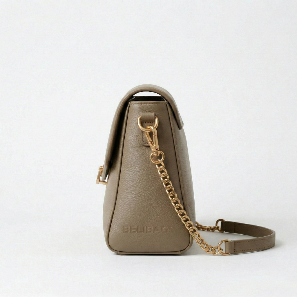 The Signature Minimalist Envelope Chain Crossbody