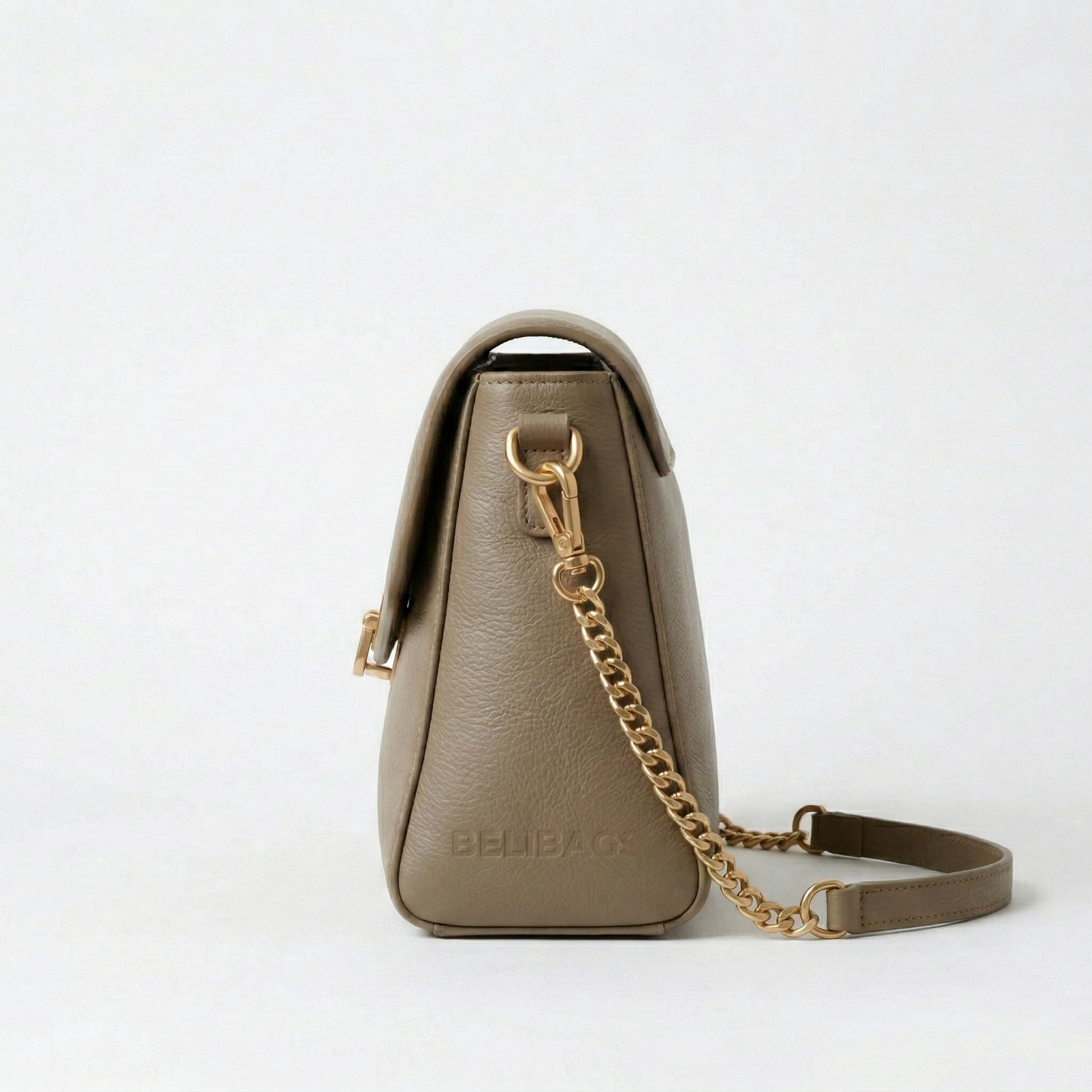 The Signature Minimalist Envelope Chain Crossbody